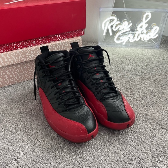 Pre owned Jordan 12 flu games (2016) in good condition. - Picture 6 of 12